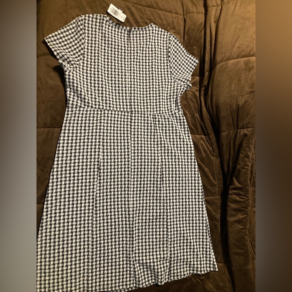 Torrid brand, size 2, new with tags, black gingham dress with pockets, comfy - Picture 5 of 11